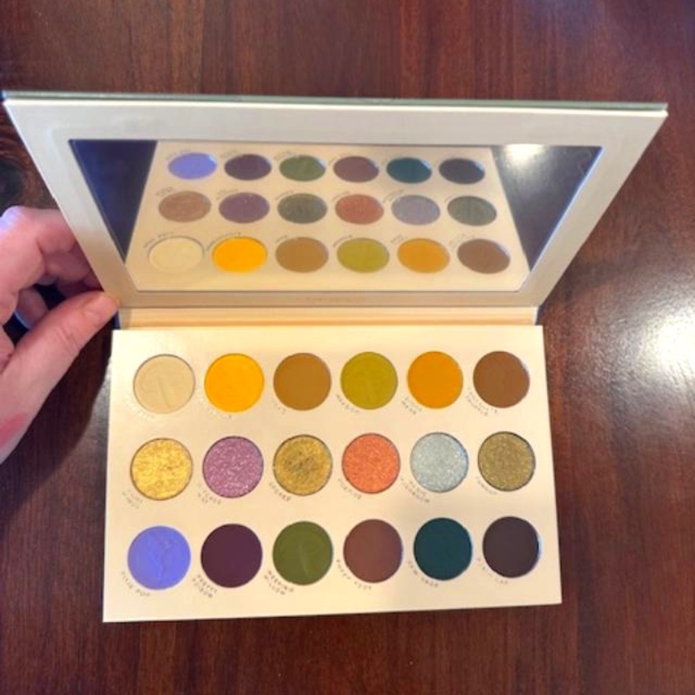 Lunar Beauty Moonshroom Eyeshadow Palette